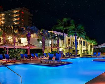 Finding Meili Gorgeous Beachfront Crystal Shoresresort+amenities.2br - Marco Island - Pool