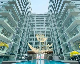Cozy Japanese Style Luxurious Penhouse Cross City Of Dreams Okada Solaire Moa - Parañaque - Pool