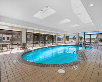 Spark by Hilton Colorado Springs I 25 Central - Colorado Springs - Pool