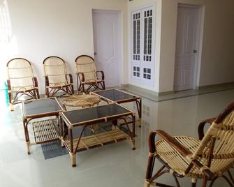 English cottage - Munnar - Living room