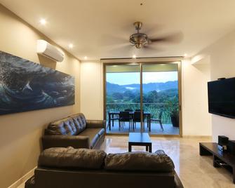 Sky Penthouses 3br 3,5 Bth - 6br 5,5bth At Oceano - Jacó - Sala de estar