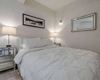 Guest House Roseville Retreat - Roseville - Bedroom