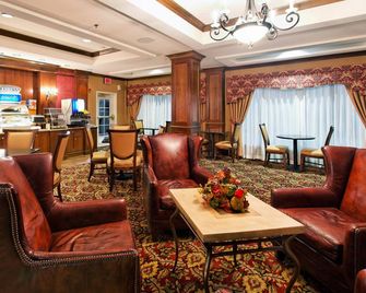 Holiday Inn Express & Suites Tupelo By IHG - Tupelo - Lounge