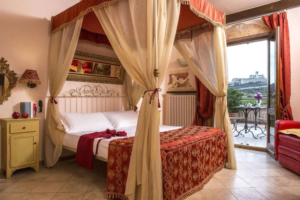 إل روزيتو كنتري هاوس - اسيسي - غرفة نوم