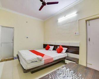 Super Hotel O Aa Corporate Guest House - Ranchi - Bedroom