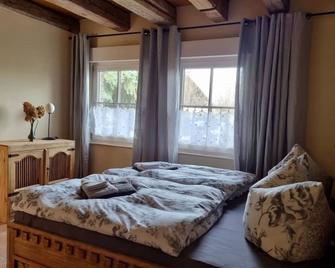 Fließ Paradies mit Blockbohlensauna - Leipe - Sypialnia