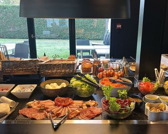 Hotel Campanile Conflans Sainte Honorine - Conflans-Sainte-Honorine - Buffet