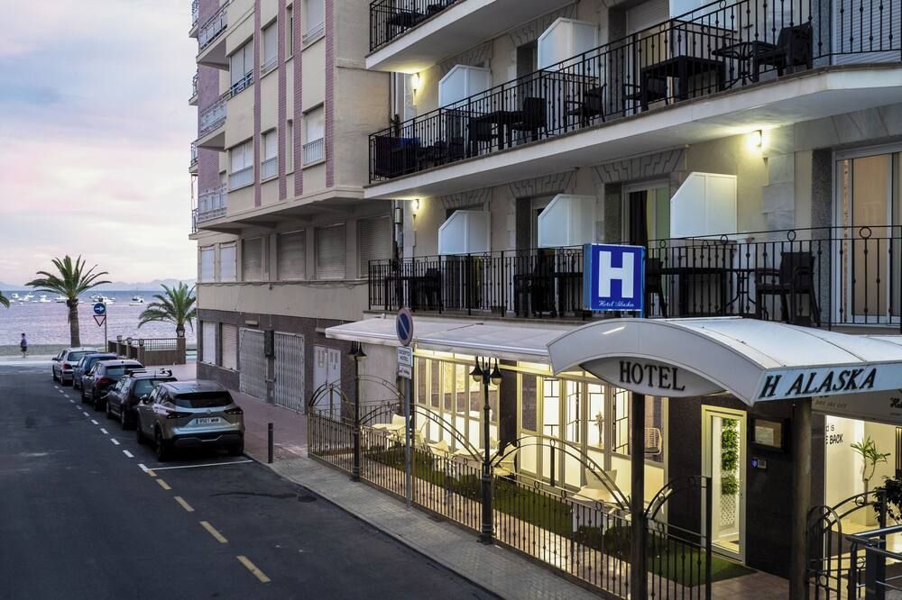 هوتل ألاسكا