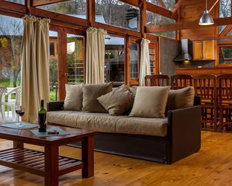 Arbolar, Casas de Montaña- Piscina climatizada - Villa La Angostura