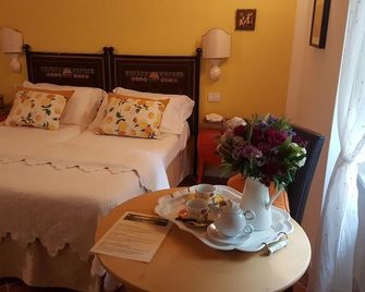 B&B Poggio Caiar - Caprino Veronese - Bedroom