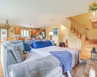 Finger Lakes Home w/ Private Pool & Lake Views! - Hammondsport - Habitación