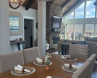 Sunrise Serenity Luxury Lake House, Incredible Views! Private Dock Lake Barkley - Cadiz - Essbereich