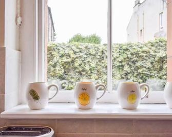 Lovely Sunny 2 Bed Home Edinburgh Coast - Edimburgo - Servicio de la habitación