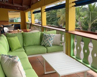 The Waterfront Inn - Hostel - English Harbour - Balkong