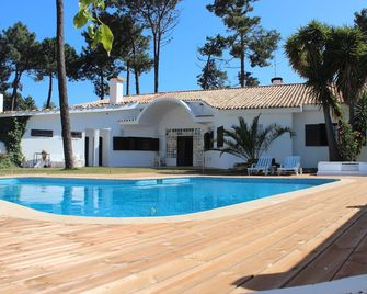 Villa near Beach & Lisbon - Corroios - Piscine