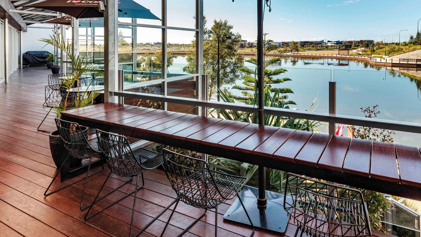 مركيور صن شاين كوست كاوانا واترز