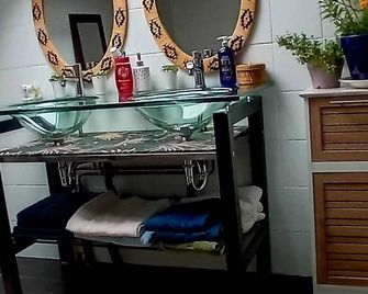 Chambre Familiale - Les Touches-de-Périgny - Comedor