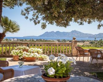 Hotel Llenaire - Port de Pollença - Patio