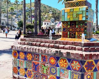Hotel Catalina's Courtyard Garden Suites - Avalon