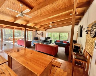Albaski Lodge Room 3 - Mount Buller - Dining room