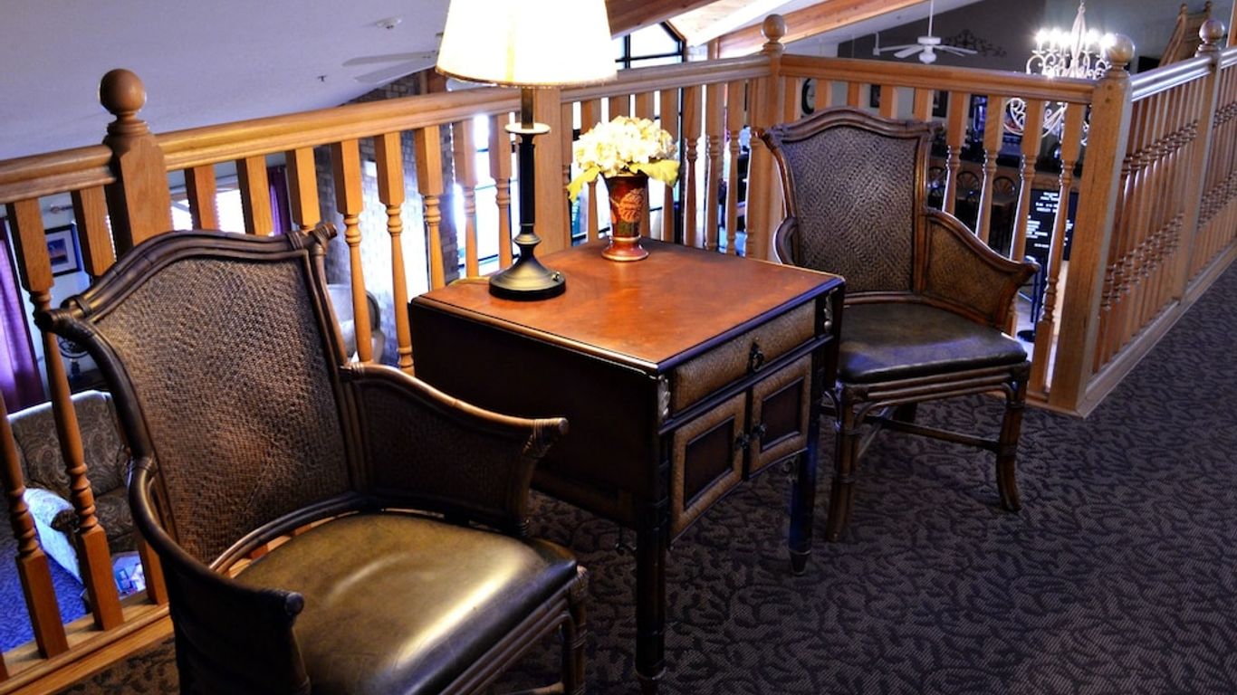 Fossil Creek Hotel And Suites