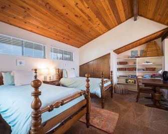 Dog Friendly, Park Hill Rental w/ Ocean Views! - Cambria - Bedroom