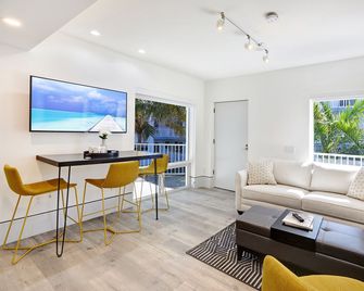 Ocean Treasure Beachside Suites - Fort Lauderdale