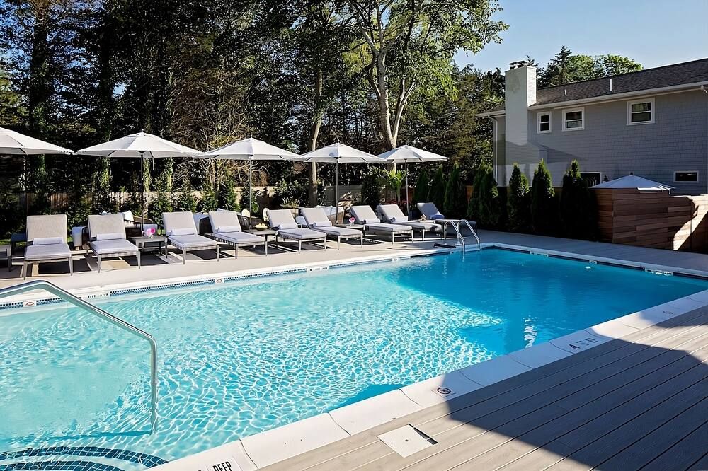 Refreshing Getaway Trip! Free Breakfast & Parking, Close to Indian Wells Beach! - East Hampton - Piscine