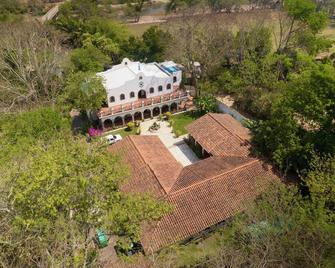 Luxurious Spanish Colonial Hacienda - Copan Ruinas - Building