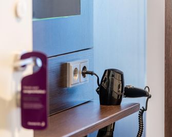 Premier Inn Rosenheim City Lokhöfe - Rosenheim - Wyposażenie pokoju