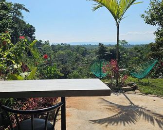Delightful 1-bedroom cabin with kitchen ocean view and pool near PAVONES - Zancudo - Balcón