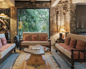 Dwarika's Sanctuary - A Himalayan Wellness Retreat - Dhulikhel - Lounge