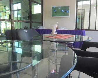 Fq Village Hotel - Dar es Salaam - Restaurante