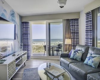 Beachfront 2/2 Condo on Treasure Island, 305W Oceana - Treasure Island - Living room