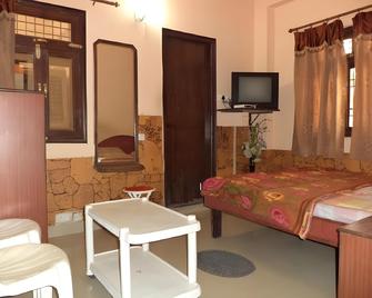 Ashok Palace Inn - Agra - Schlafzimmer