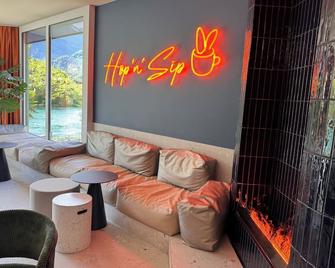 Hop Apartments & Suites - Entrelagos - Lounge