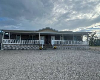 Rathbun Lake, 1.5 miles from the Lake, 2-bdrm, 2 bath sleeps 7 in Rathbun, Iowa - Centerville - Budova