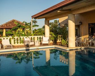 An all inclusive remote villa near Playa Hermosa - Boca Chica - Piscina