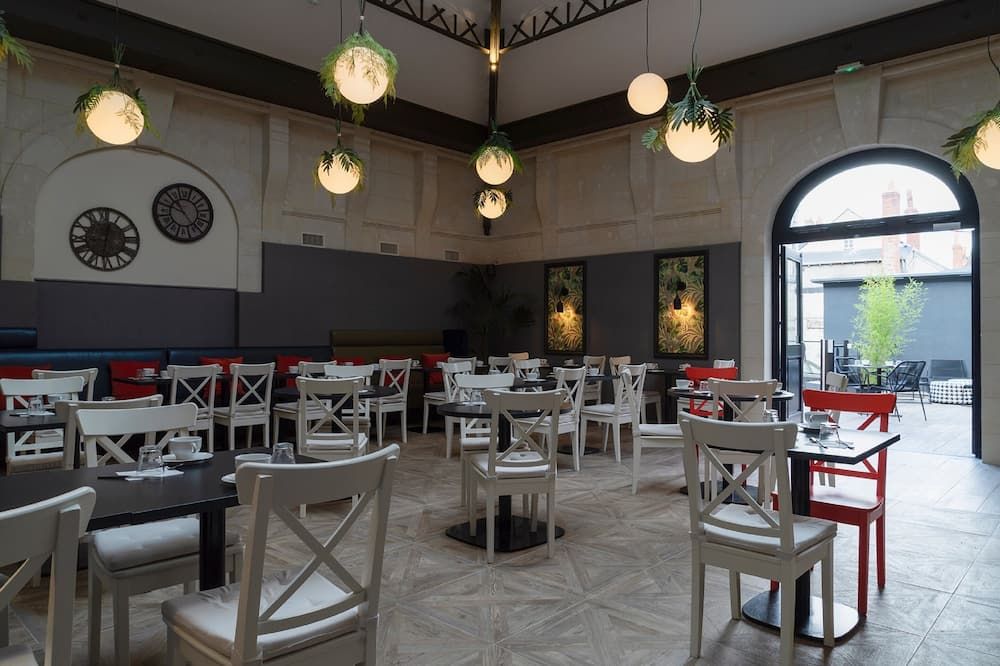 The Originals Boutique, Hôtel Le Londres, Saumur - סאומו - מסעדה