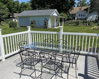 Dewey Cottage - Central To All Of Semo Adventures - Farmington - Патіо