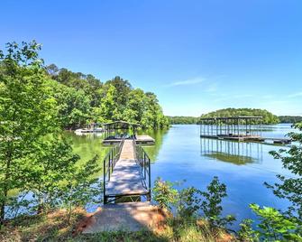 Waterfront West Point Lake Cabin with Private Dock! - La Grange - Outdoors view