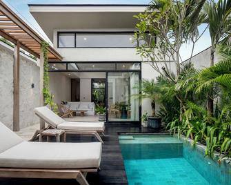 Blue Kai Villa by Alfred in Bali - South Kuta - Piscina