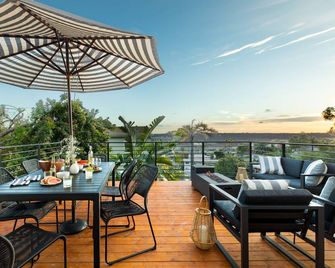 Avalon Buyout by AvantStay | Mins to Gaslamp | Rooftop w/ BBQ & Patio - San Diego - Balcón