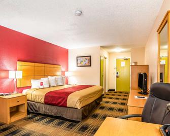 Econo Lodge at Wanamaker - טופקה - חדר שינה