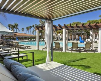Hilton Santa Barbara Beachfront Resort - Santa Barbara - Piscina