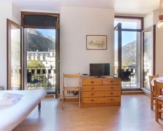 Carlton - Center of Chamonix - Historic building - Chamonix - Bedroom