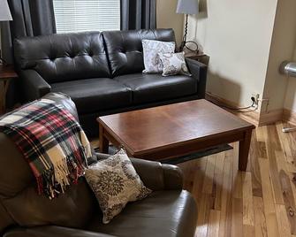 Jake's Place - La Crosse - Living room