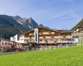 Hotel Panorama - Finkenberg - Building