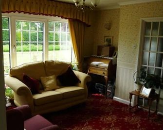 Pine Lodge Bed And Breakfast - Ulceby - Obývací pokoj