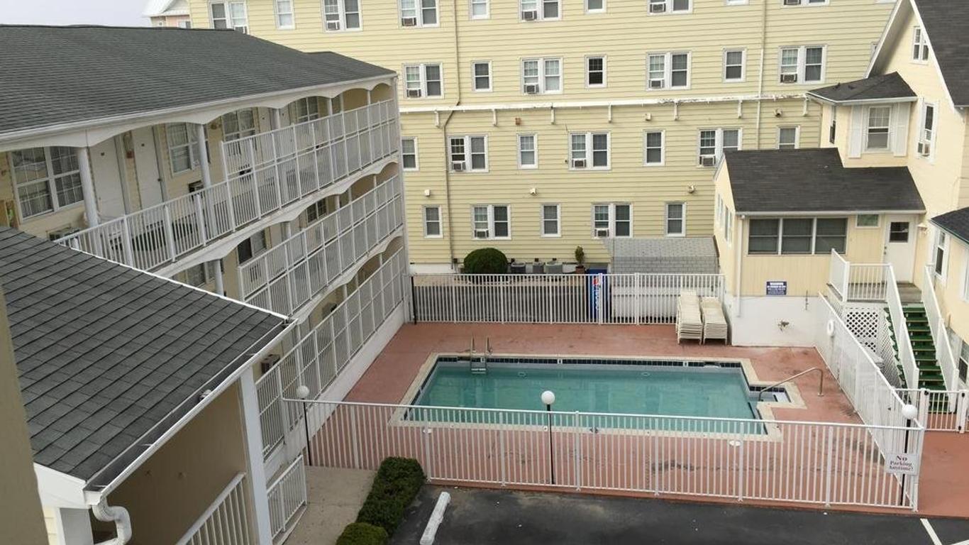 The Admiral Hotel/Motel